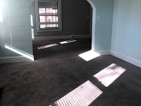 3rd image of 4037 Garfield Ave