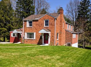 8670 Winchester Dr, Pittsburgh, PA