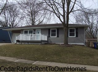 162 Eastview Dr NW, Cedar Rapids, IA 52405