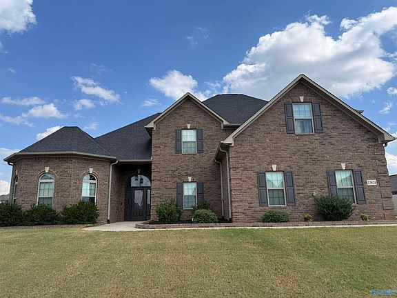 2nd image of 13624 Chapel Hill Ln