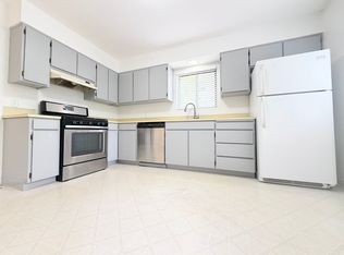 10245 SW Walnut St, Tigard, OR 97223