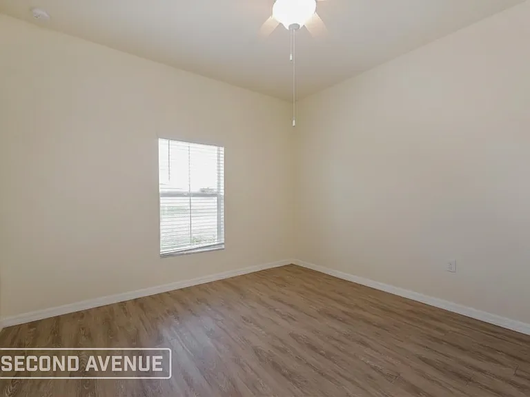 3202 NE 14th Pl — Photo 14