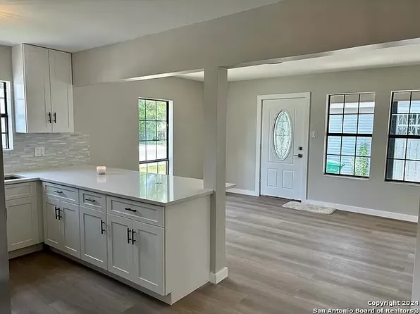 338 Hearne Ave, San Antonio, TX 78225