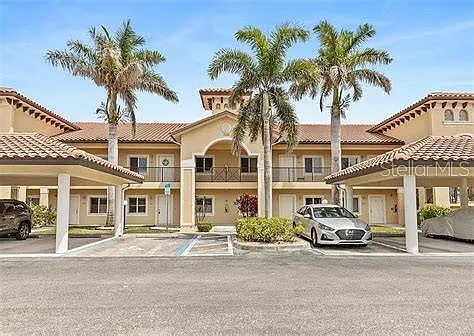 7196 N Plum Tree #325