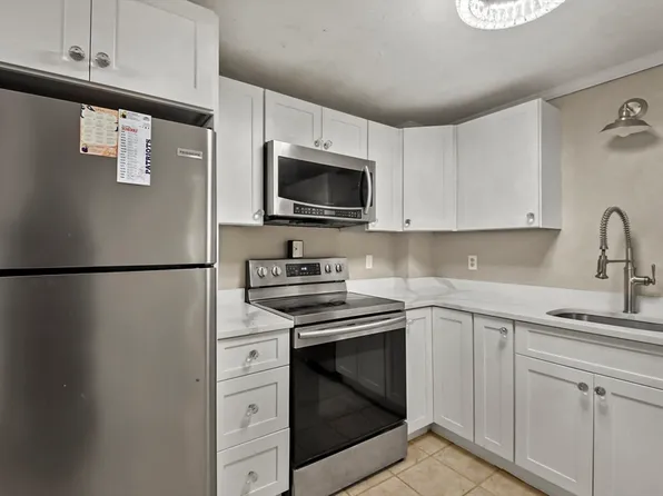 100 Cove Way Unit 204, Quincy, MA 02169