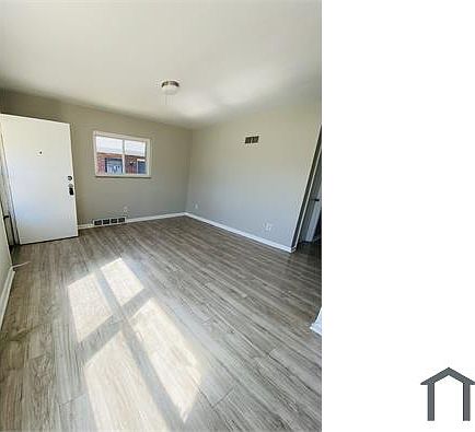3rd image of 5851 Woodland Ave