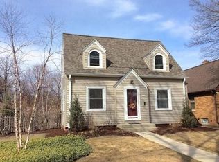 8220 Currie Ave, Wauwatosa, WI 53213