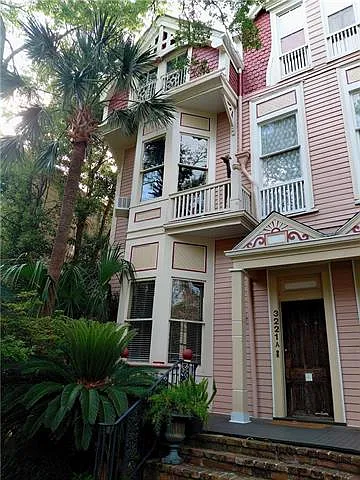 Building Photo - 3221 Prytania St #A