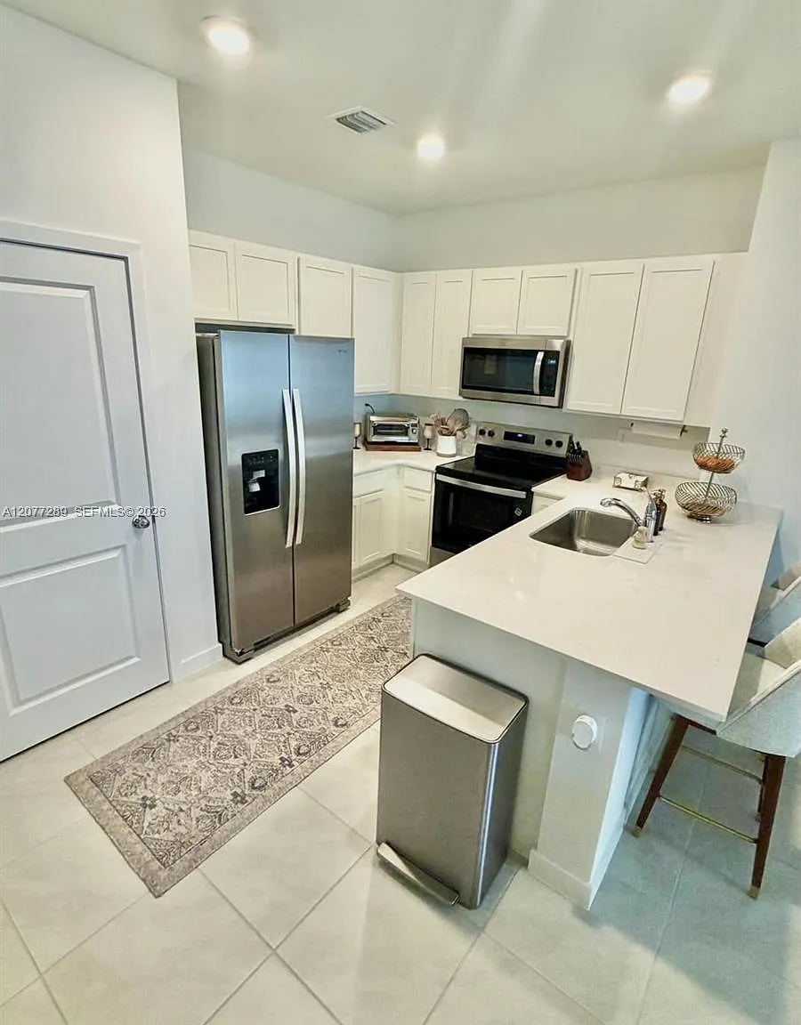 3 bed, 2.5 bath, 1466 sqft, $2,800 — Photo 4