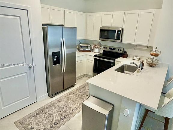 4th image of 856 SW 11th Way