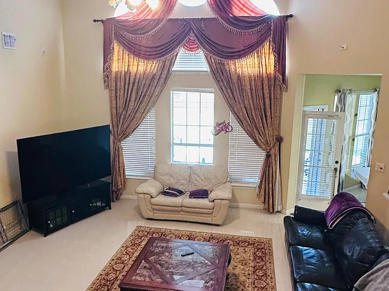 1913 Blue Ridge Dr — Photo 3
