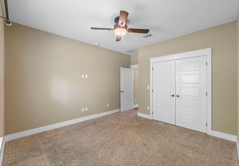 6008 Trestle St — Photo 13