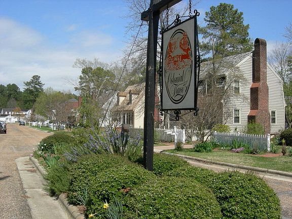 3rd image of 212 Old Colony Way