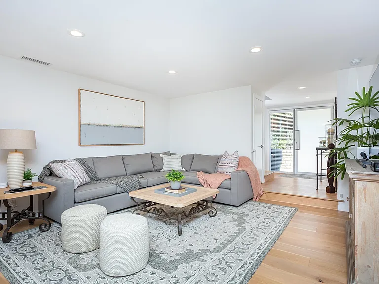 1092 Hygeia Ave — Photo 4