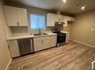 1041 Peach Ct #101, Hollister, CA