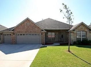 300 Stebbins Dr, Yukon, OK 73099