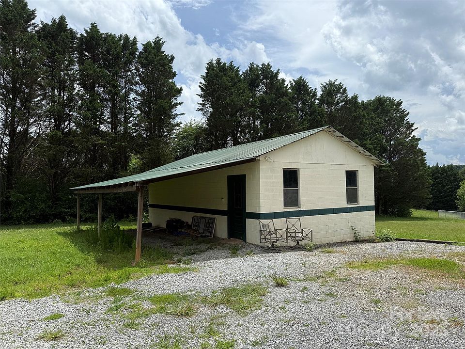 2nd image of 5125 Goldfinch Ct
