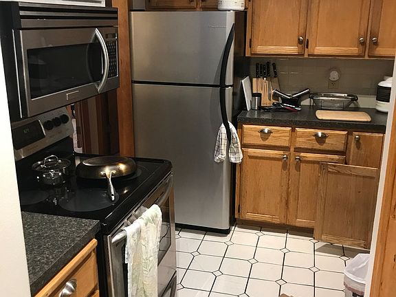 3rd image of 1119 N Forest St APT 301