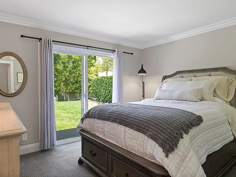Elfstone Ct — Photo 1