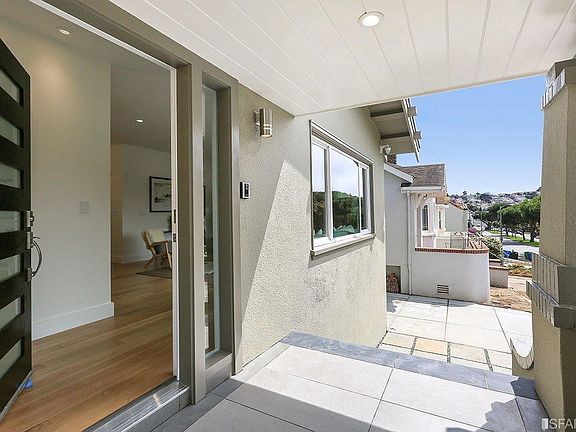 4th image of 528 Miramar Ave