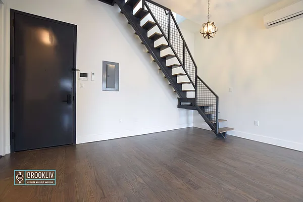 Rented by null | media 33