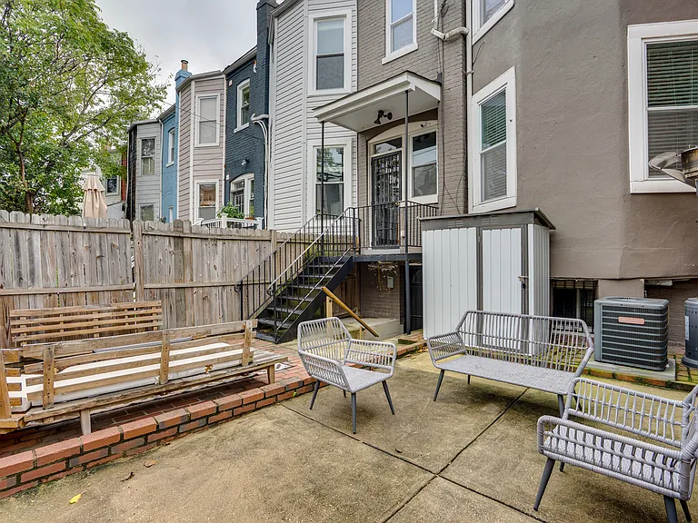 Keefer Pl NW — Photo 33