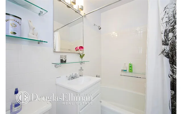 Sold by Douglas Elliman | media 18