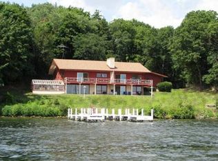 3020 N Shore Dr, Delavan, WI 53115