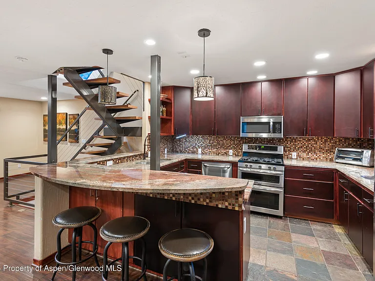650 S Monarch St #4 — Photo 8