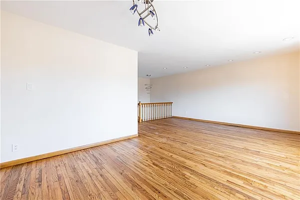 Sold by Remax Edge | media 22