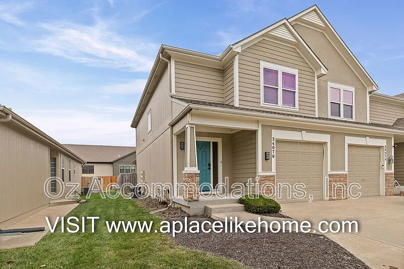 5 bed, 3.5 bath, 2303 sqft, $2,785 — Photo 3