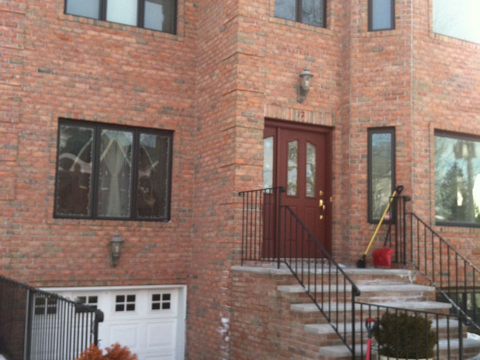 PRIVATE 2 FAMILY HOME