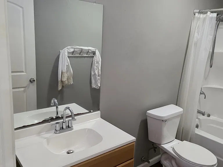 514 W Gent St #A — Photo 7