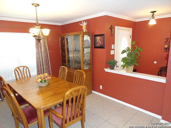 4th image of 2527 Kingswell Ave