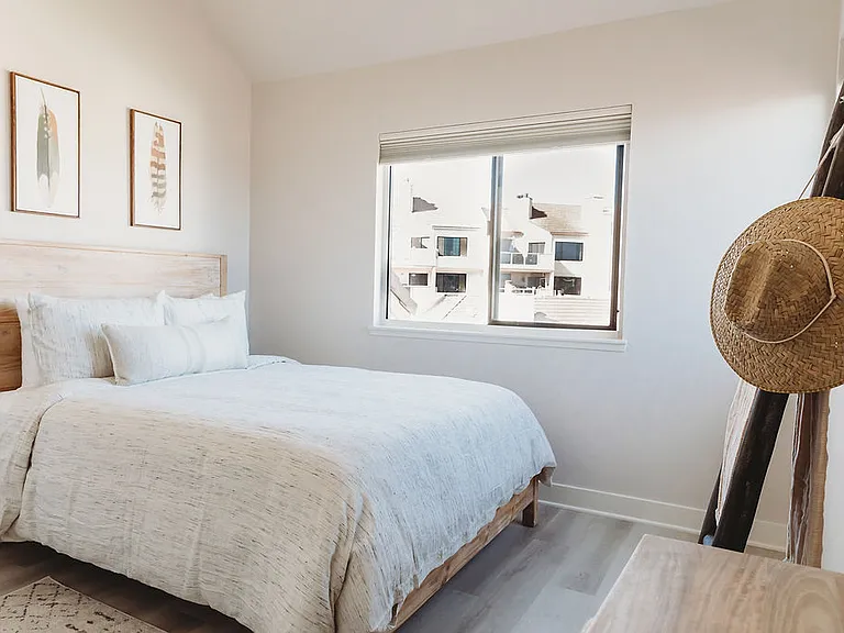 570 Terrace View Pl — Photo 33