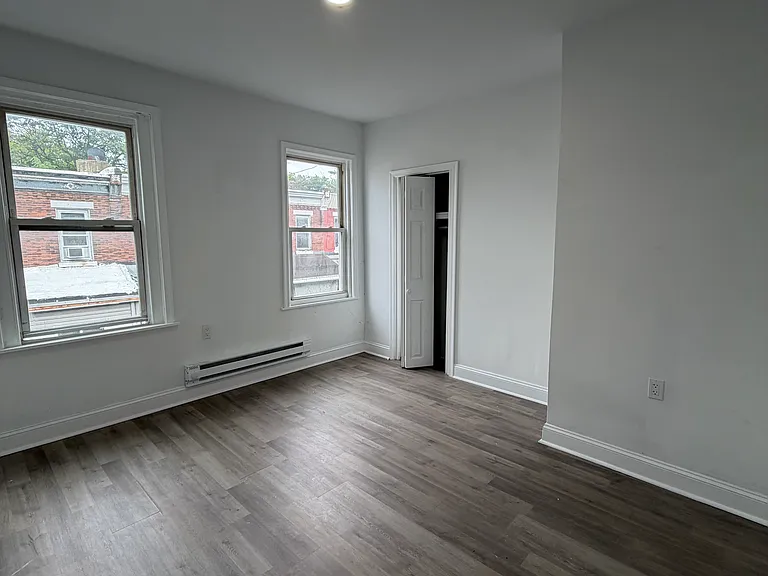 6415 Glenmore Ave #2 — Photo 13