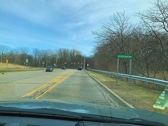 2nd image of 38720-38900 Utica Rd