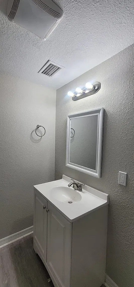 4 bed, 1230 sqft, $1,850 — Photo 3