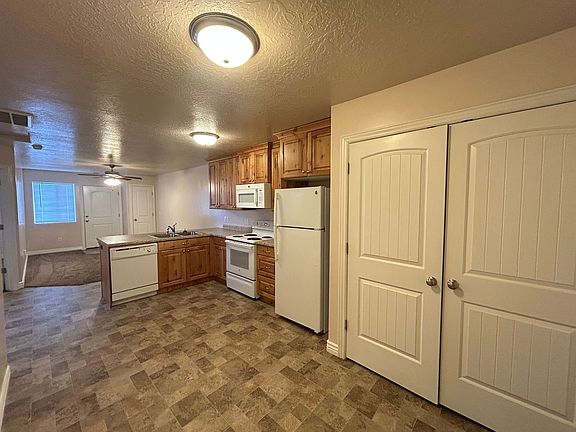 3rd image of 2693 N Mountain Valley Trl