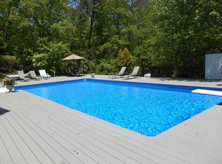 2 Lakewood Ln, East Quogue, NY 11942