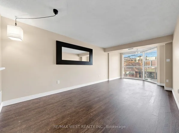 725 King St W #211, Toronto, ON M5V 2W9