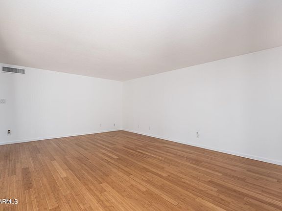3rd image of 1225 E MEDLOCK Drive #103