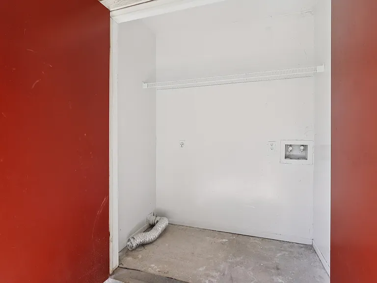 Winding Creek Apartments — Photo 36