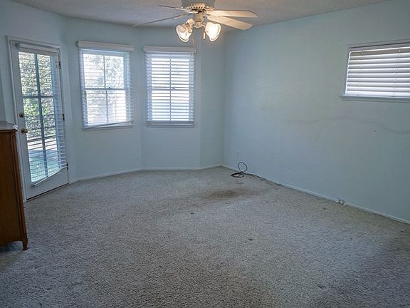 5th image of 16617 Dearborn St