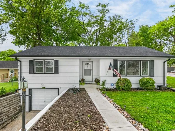110 N Ridge Ave, Liberty, MO 64068