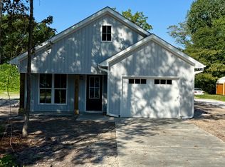 306 Bynum Ave, Maysville, NC 28555