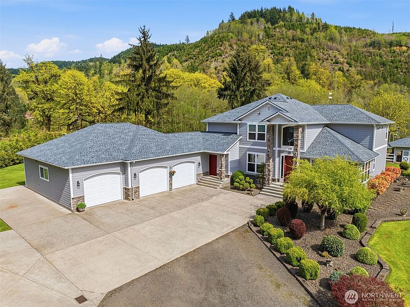 2nd image of 480 Apple Creek Rd