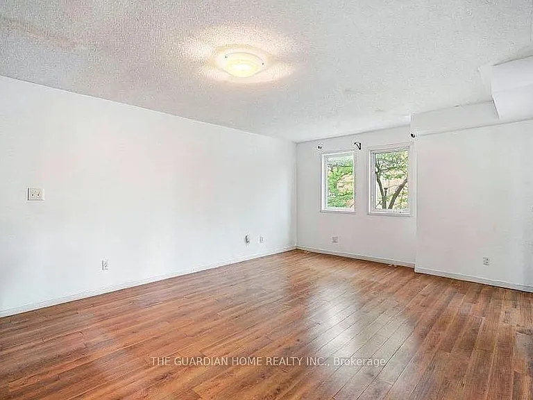 28 Rosebank Dr #705 — Photo 7