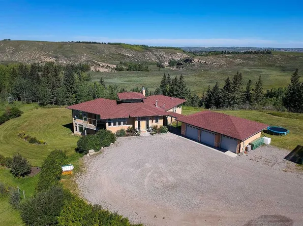 254069 Towers Trl, Rocky View County, AB T4C 2A3