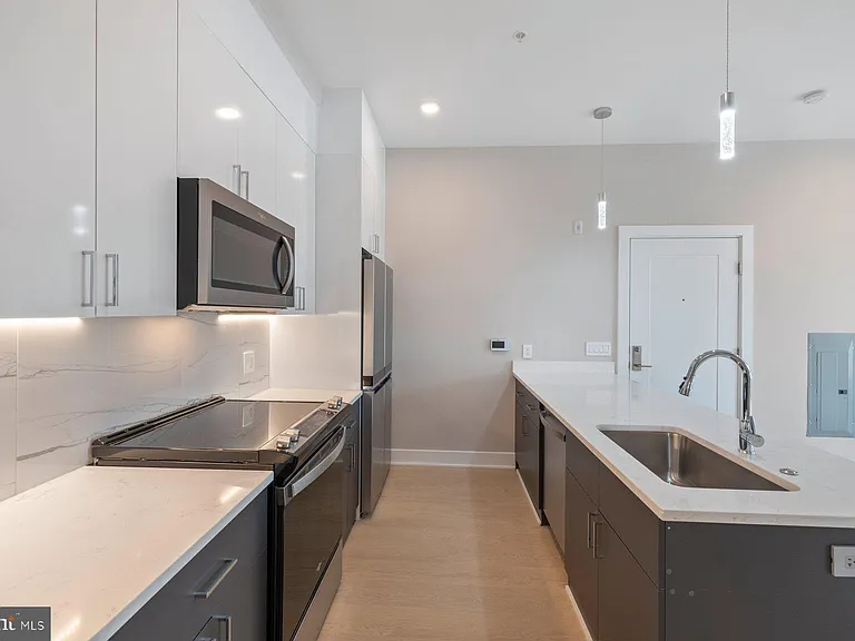 406 Kennedy St NW #404 — Photo 7